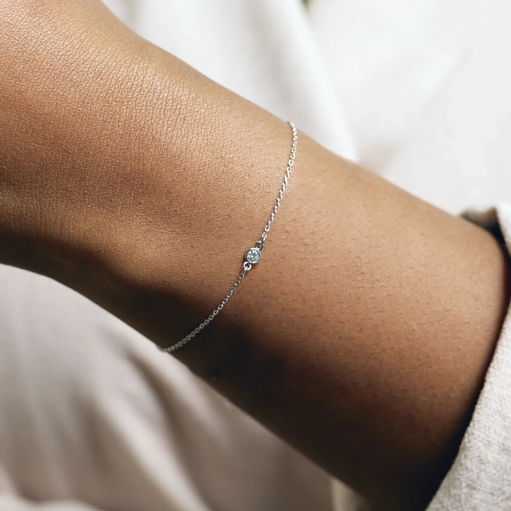 ALIX PETITE ROUND BEZEL BRACELET Necklace Noble Jewellery